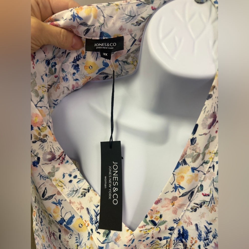 NWT Jones & Co Floral V-Neck Women's Top Size 3X - Picture 4 of 5